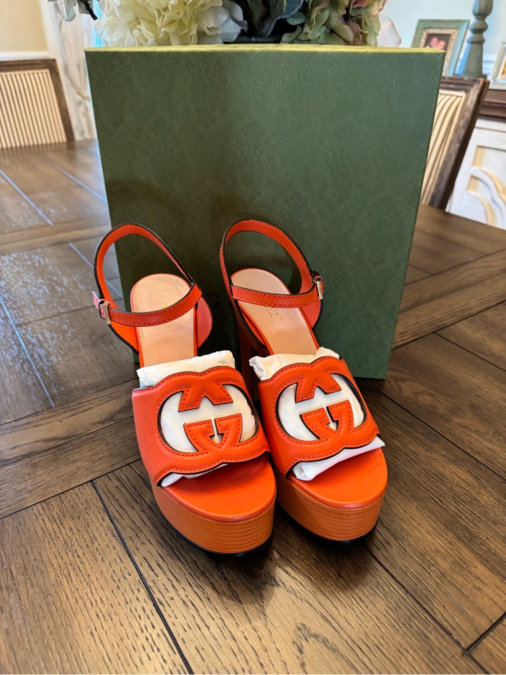 Gucci Interlocking GG Orange Heels - Picture 2 of 11